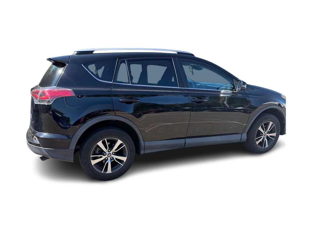 Thumbnail: 2018 Toyota RAV4 - 16