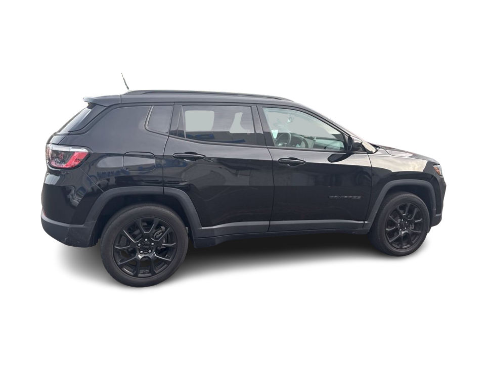 Thumbnail: 2022 Jeep Compass - 17