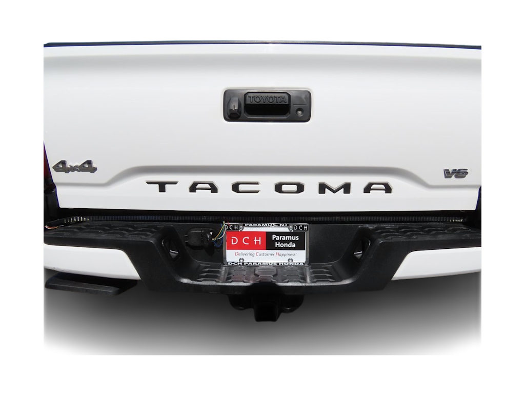 2022 Toyota Tacoma SR 20