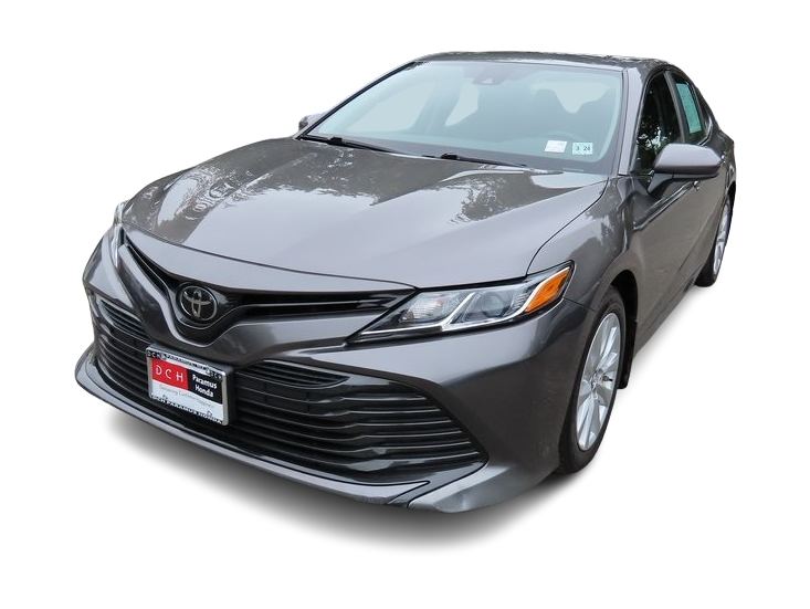 Used 2019 Toyota Camry LE with VIN 4T1B11HKXKU748358 for sale in Medford, OR