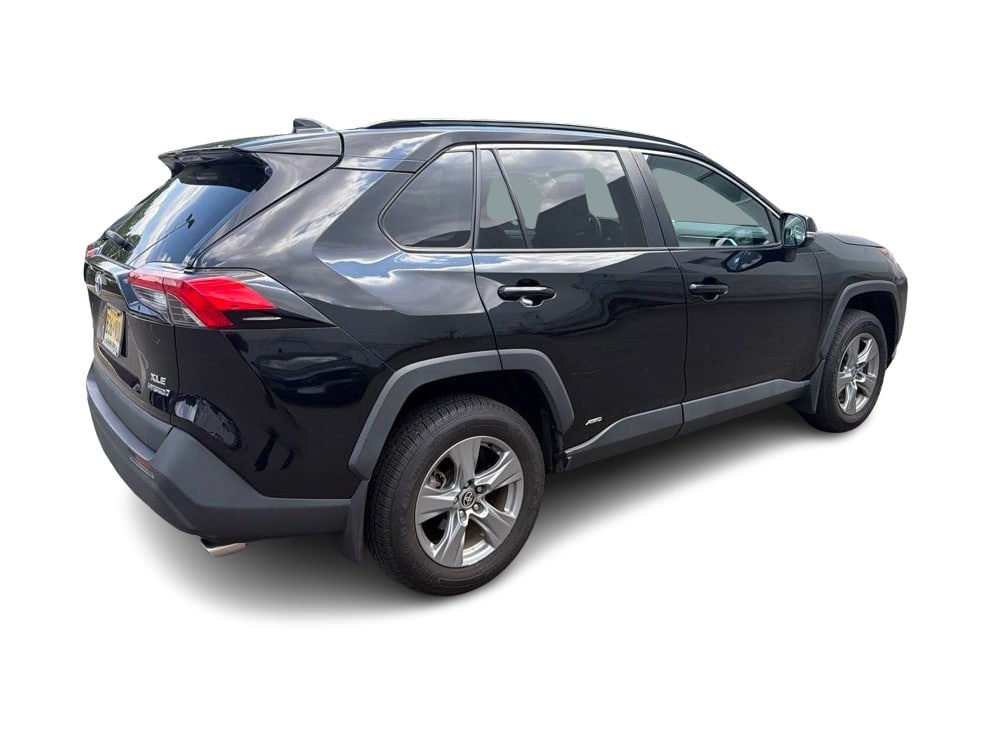 Thumbnail: 2022 Toyota RAV4 - 16