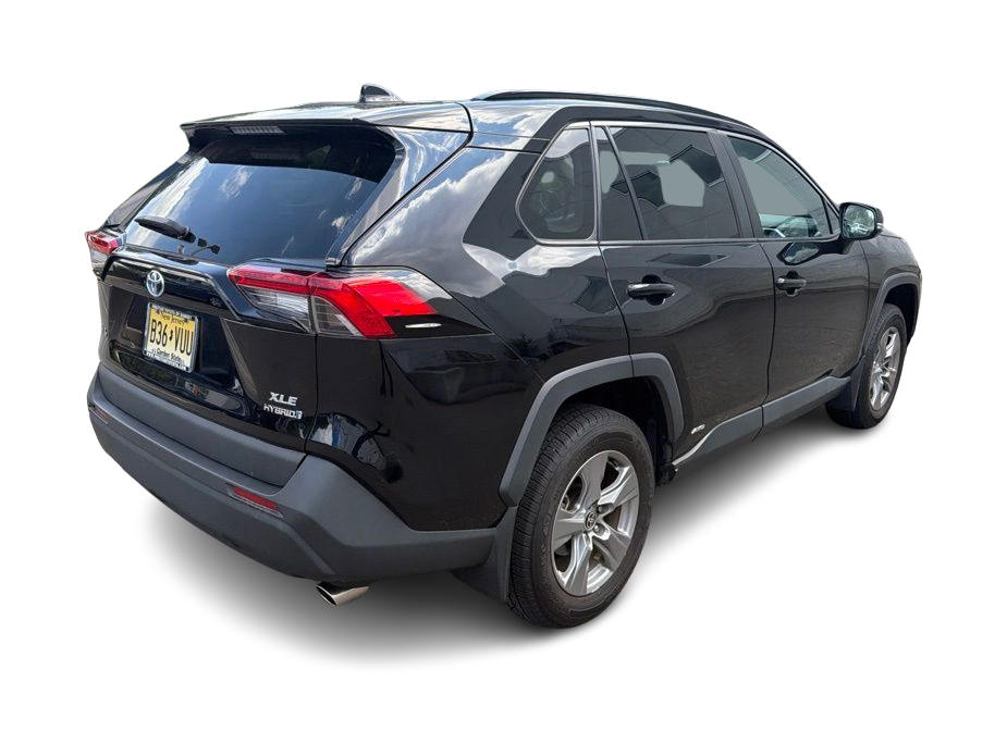 Thumbnail: 2022 Toyota RAV4 - 15