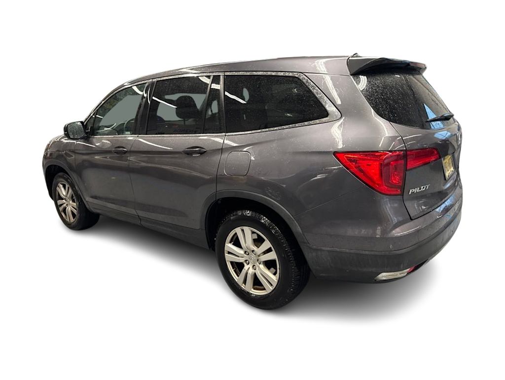 Thumbnail: 2018 Honda Pilot - 16
