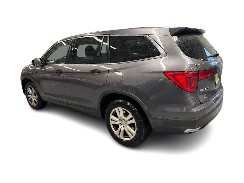 Thumbnail: 2018 Honda Pilot - 17