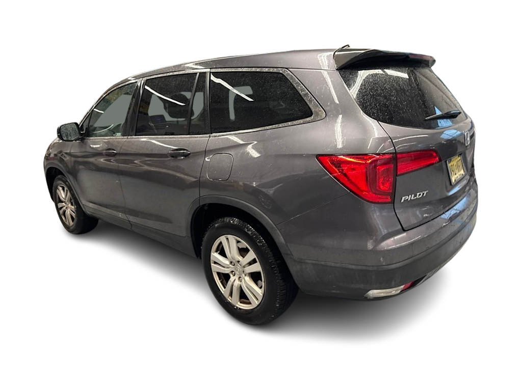 Thumbnail: 2018 Honda Pilot - 3