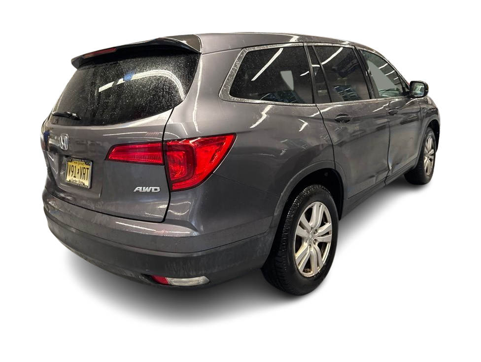 Thumbnail: 2018 Honda Pilot - 14