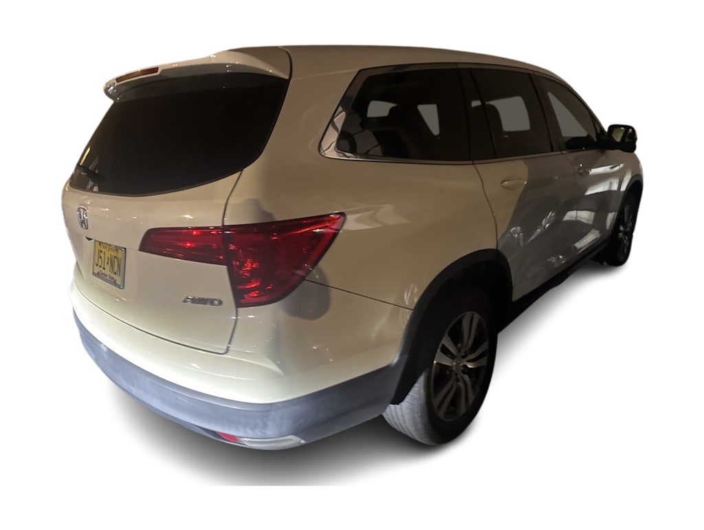 Thumbnail: 2017 Honda Pilot - 11