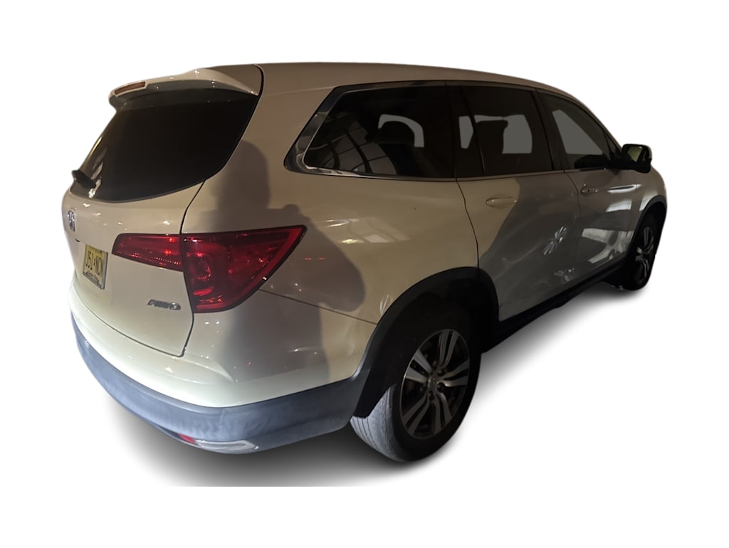 Thumbnail: 2017 Honda Pilot - 10