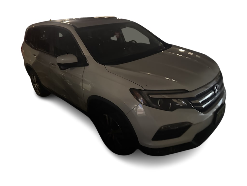 Thumbnail: 2017 Honda Pilot - 9