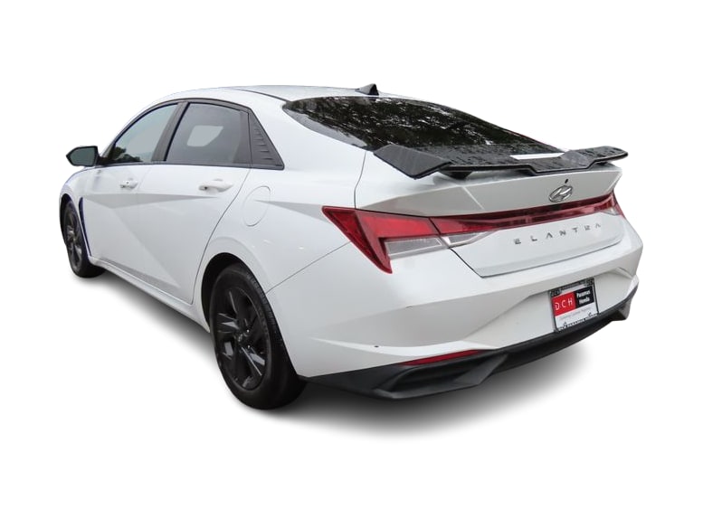 Thumbnail: 2021 Hyundai Elantra - 4
