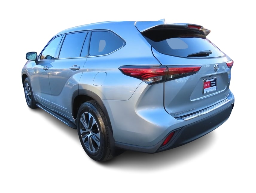 2021 Toyota Highlander XLE 3