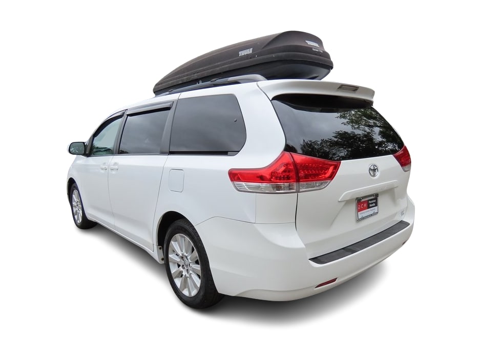 Thumbnail: 2014 Toyota Sienna - 4