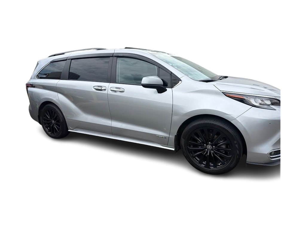Thumbnail: 2021 Toyota Sienna - 14