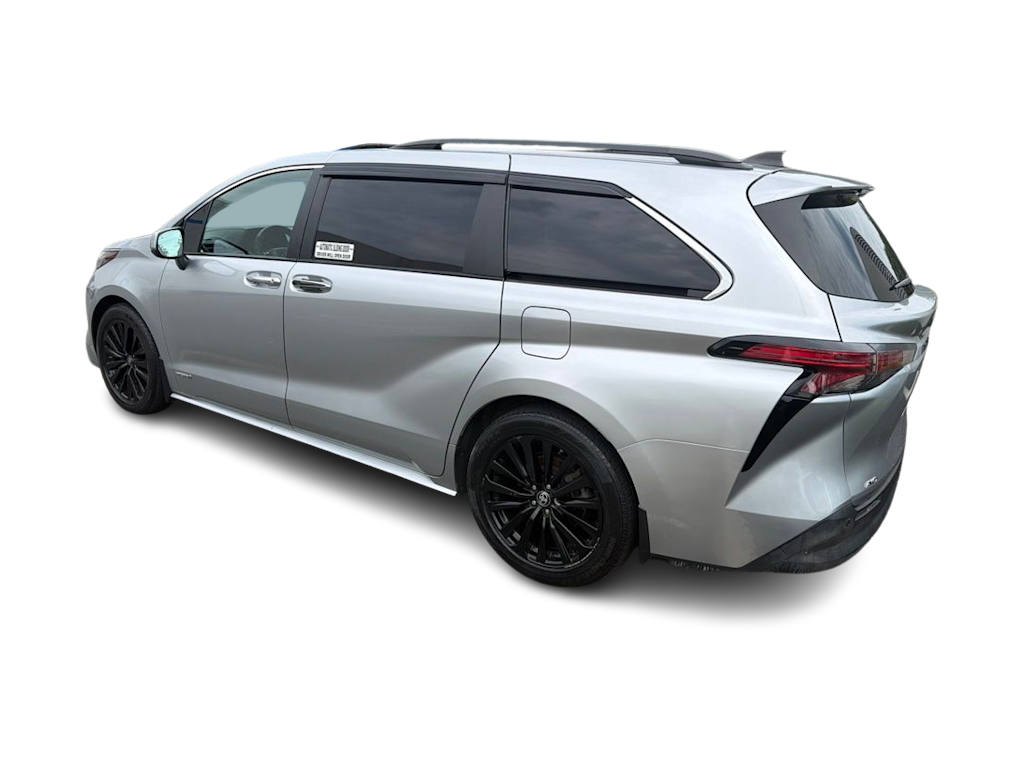 Thumbnail: 2021 Toyota Sienna - 3