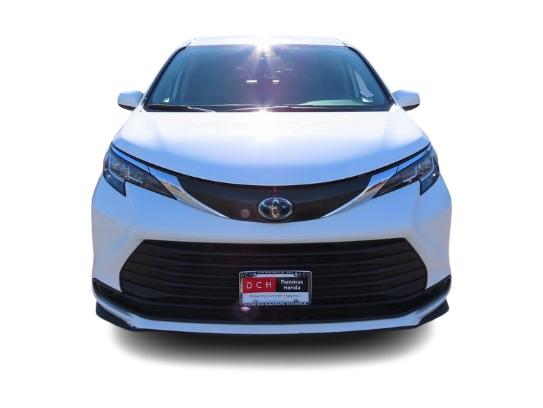 2022 Toyota Sienna LE 6