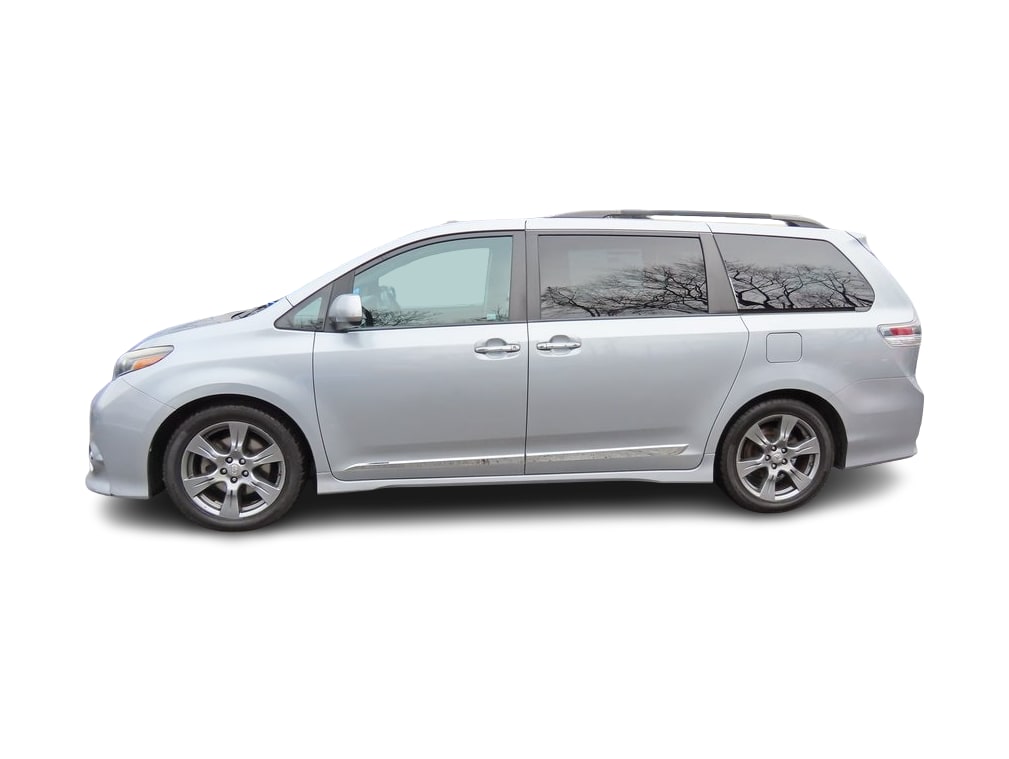 Thumbnail: 2017 Toyota Sienna - 3