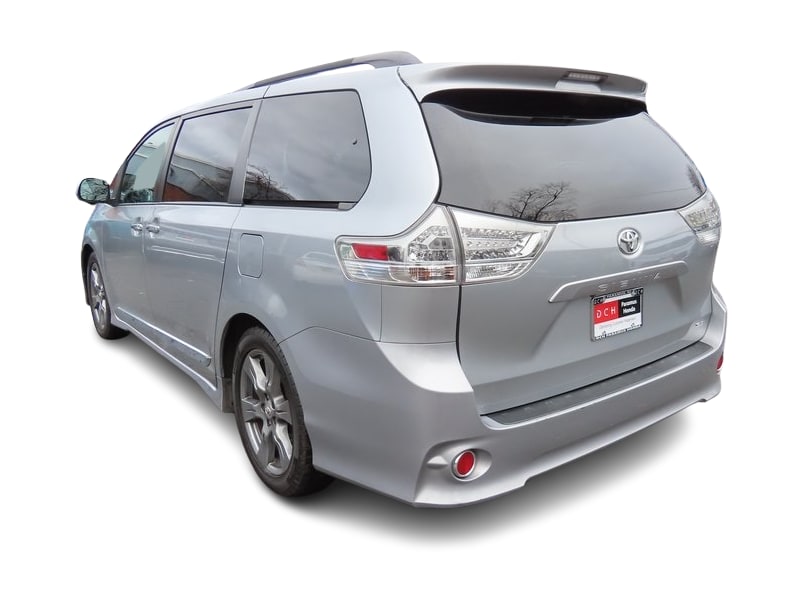 Thumbnail: 2017 Toyota Sienna - 4
