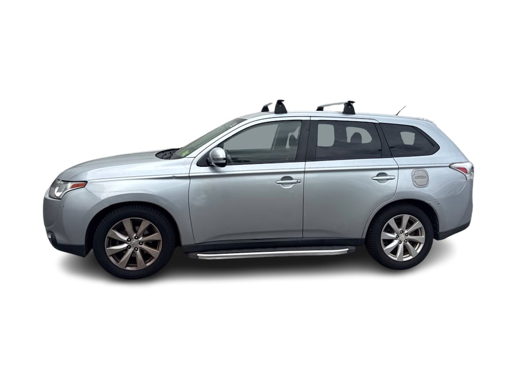 Thumbnail: 2014 Mitsubishi Outlander - 2