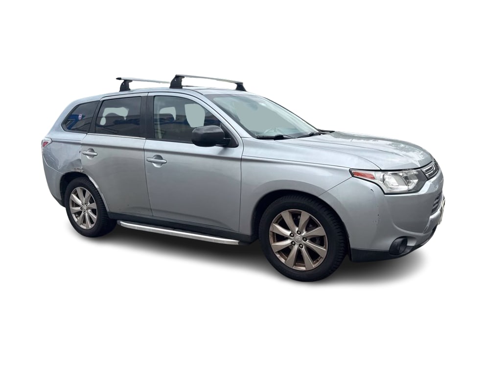 Thumbnail: 2014 Mitsubishi Outlander - 16