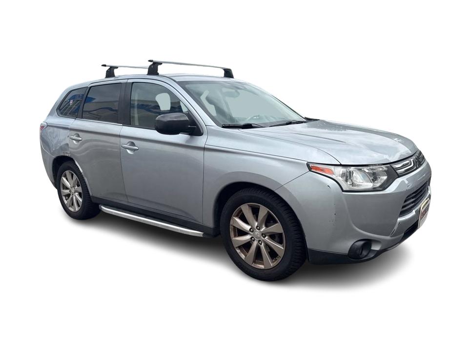 Thumbnail: 2014 Mitsubishi Outlander - 15