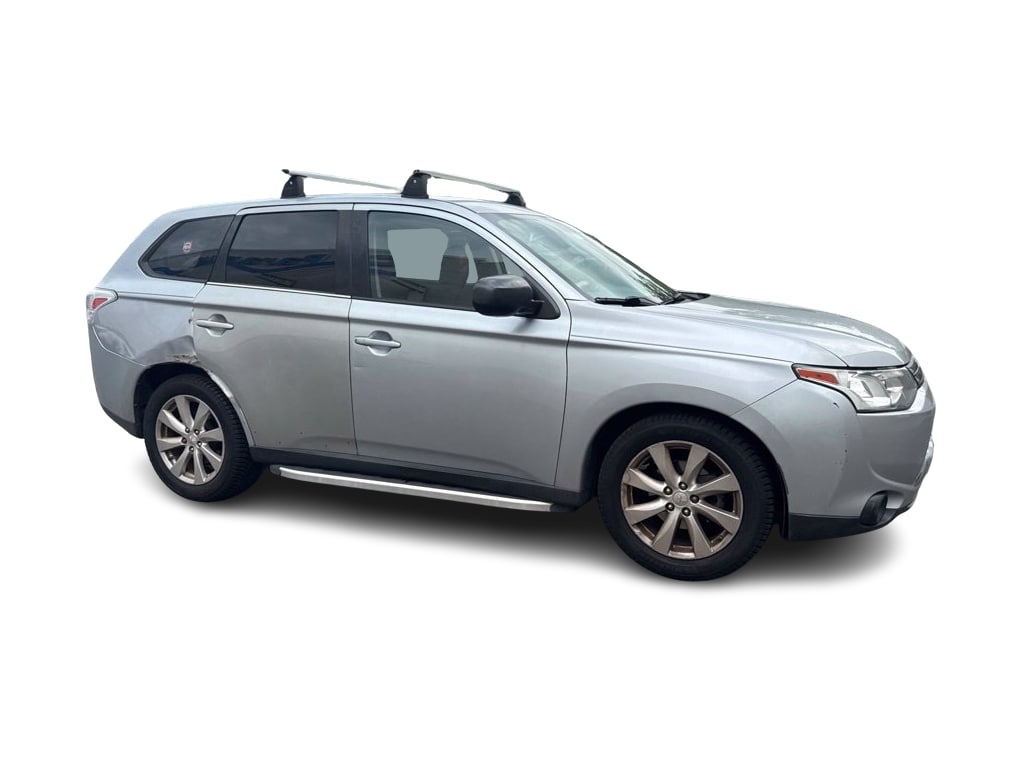 Thumbnail: 2014 Mitsubishi Outlander - 17