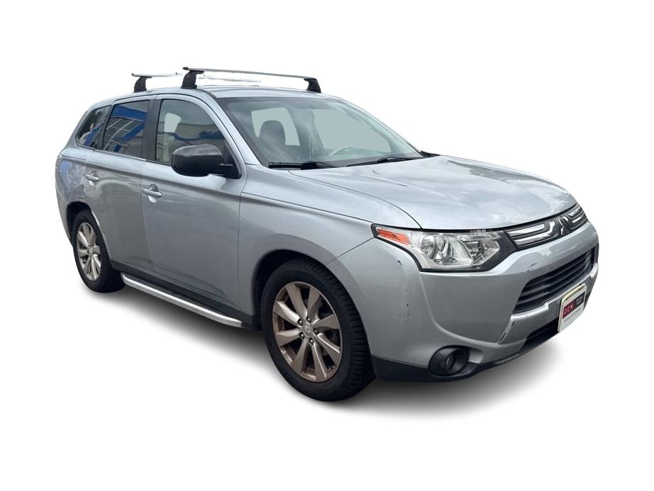 Thumbnail: 2014 Mitsubishi Outlander - 14