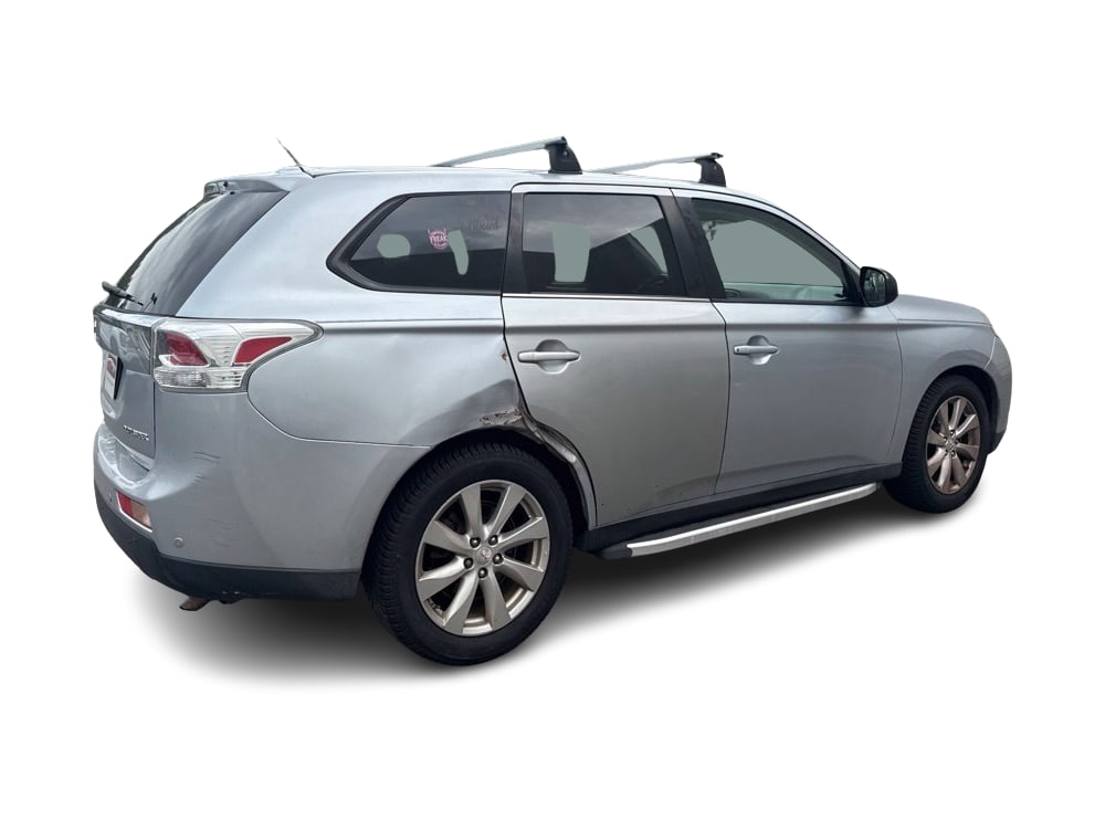 Thumbnail: 2014 Mitsubishi Outlander - 20