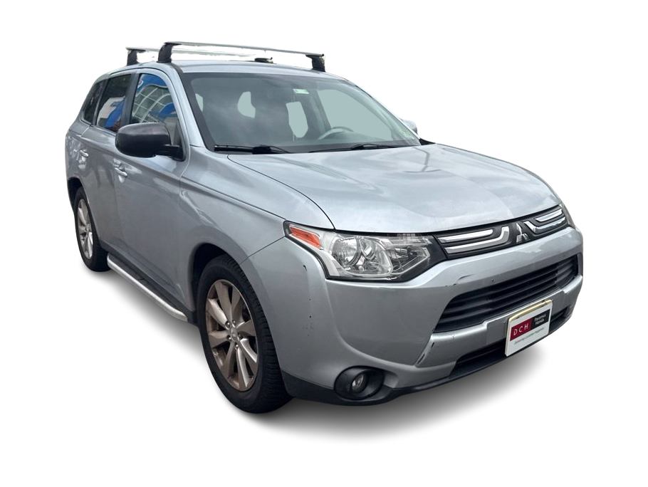 Thumbnail: 2014 Mitsubishi Outlander - 13