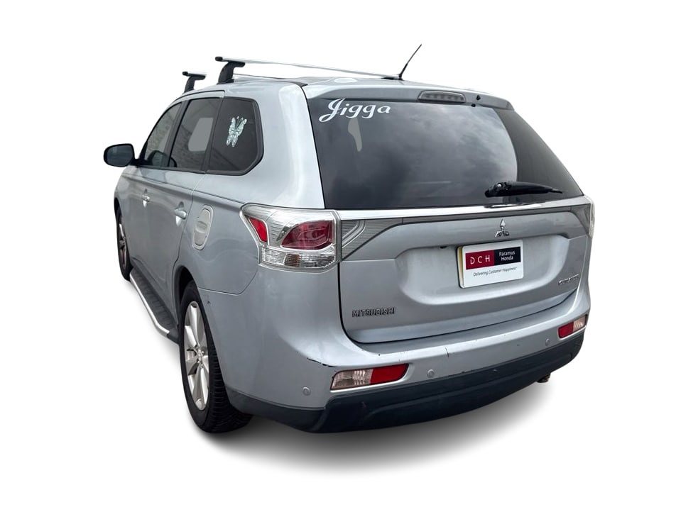 Thumbnail: 2014 Mitsubishi Outlander - 3