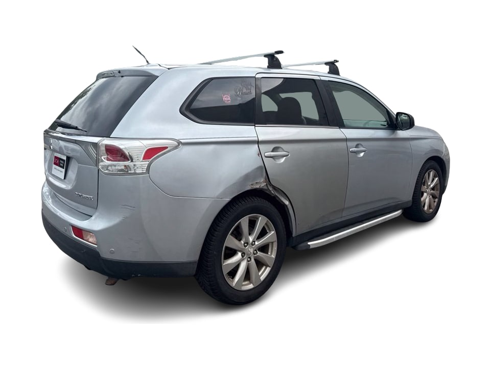 Thumbnail: 2014 Mitsubishi Outlander - 21