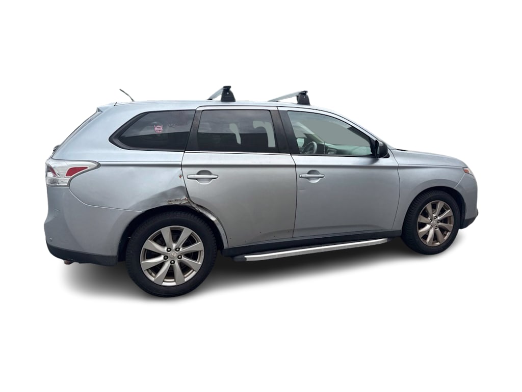Thumbnail: 2014 Mitsubishi Outlander - 18