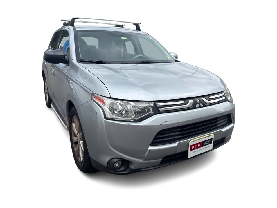 Thumbnail: 2014 Mitsubishi Outlander - 12