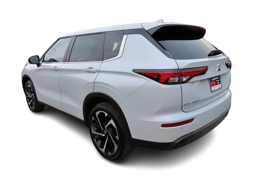 2023 Mitsubishi Outlander SE 4