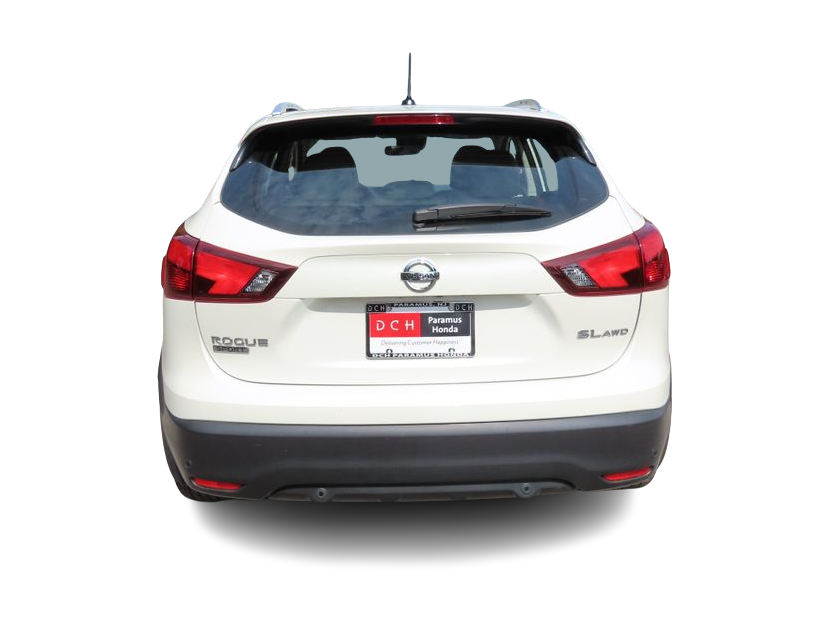 Thumbnail: 2019 Nissan Rogue Sport - 4