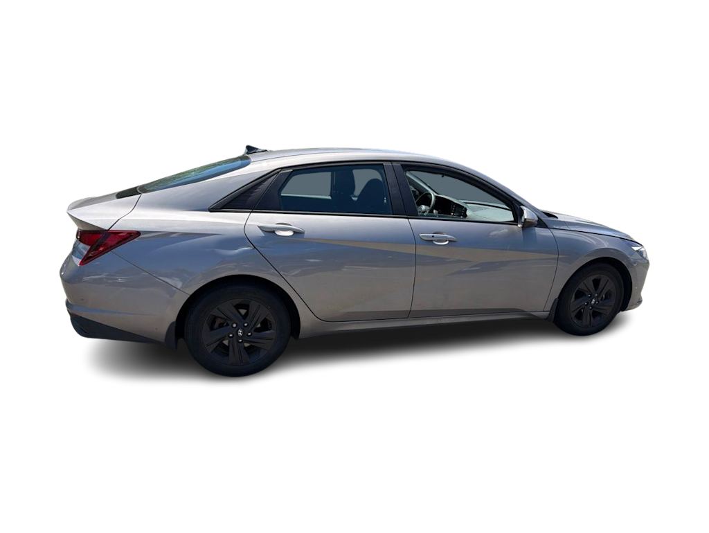Thumbnail: 2022 Hyundai Elantra - 17