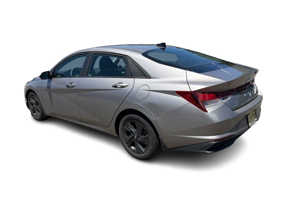 Thumbnail: 2022 Hyundai Elantra - 4