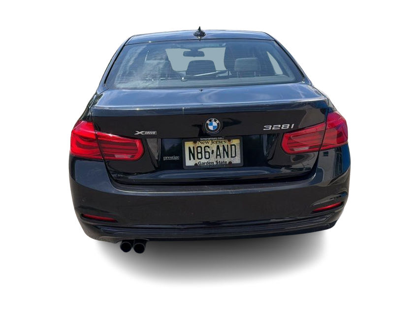 Thumbnail: 2016 BMW 3 Series - 4