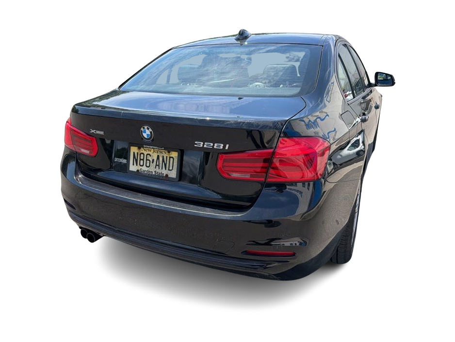 Thumbnail: 2016 BMW 3 Series - 17