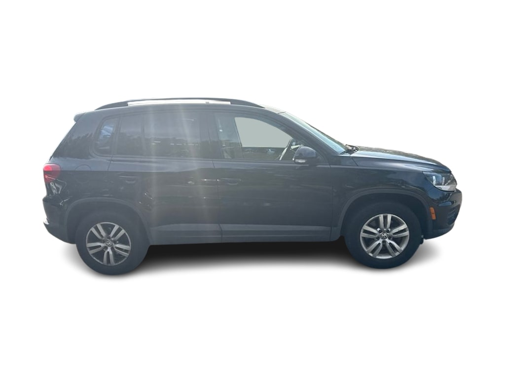 Thumbnail: 2017 Volkswagen Tiguan - 16