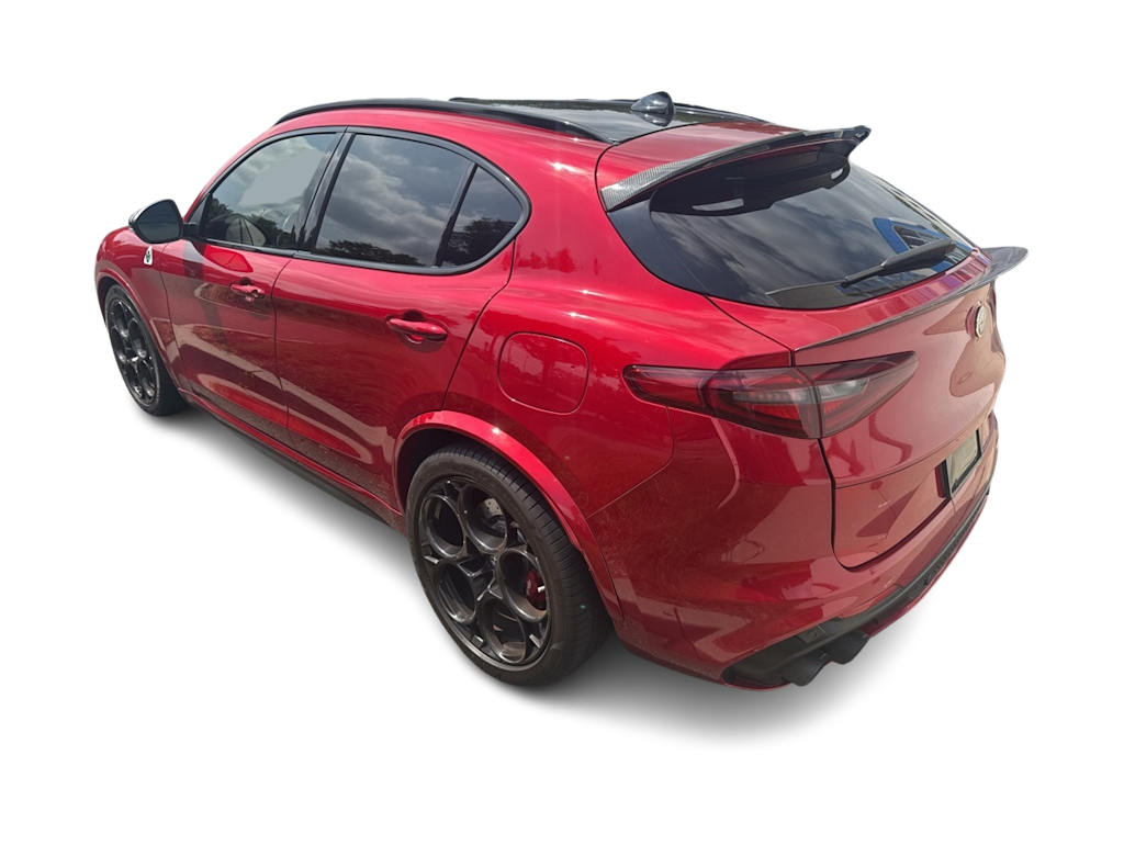 Thumbnail: 2022 Alfa Romeo Stelvio - 3