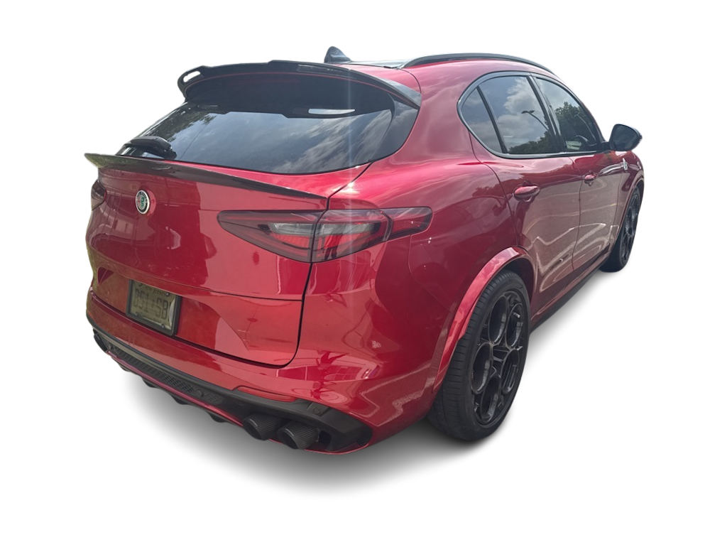 Thumbnail: 2022 Alfa Romeo Stelvio - 13