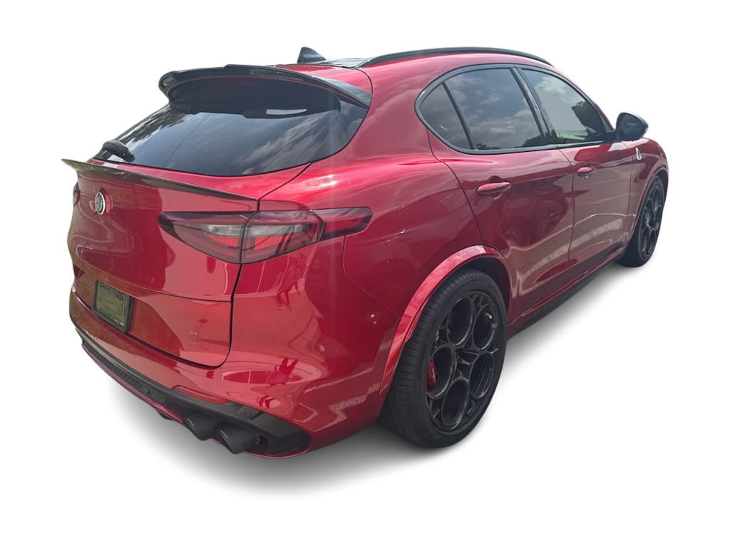 Thumbnail: 2022 Alfa Romeo Stelvio - 12