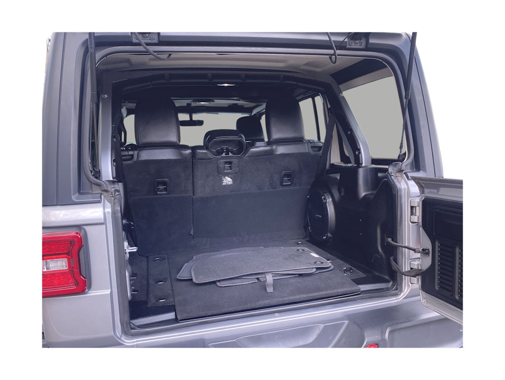 2018 Jeep Wrangler Unlimited Sahara 23