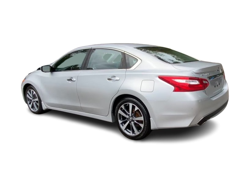 Thumbnail: 2016 Nissan Altima - 4