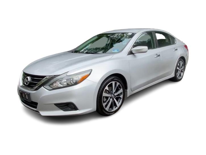 Thumbnail: 2016 Nissan Altima - 17