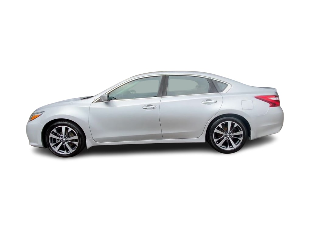 Thumbnail: 2016 Nissan Altima - 3