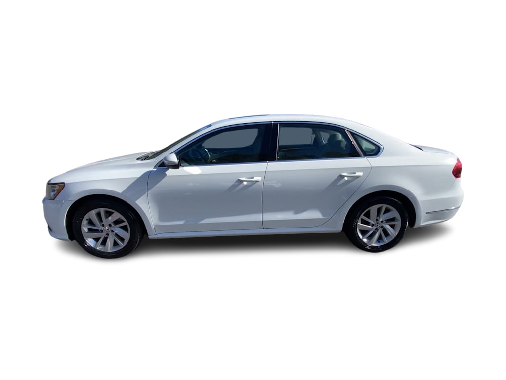 Thumbnail: 2018 Volkswagen Passat - 3