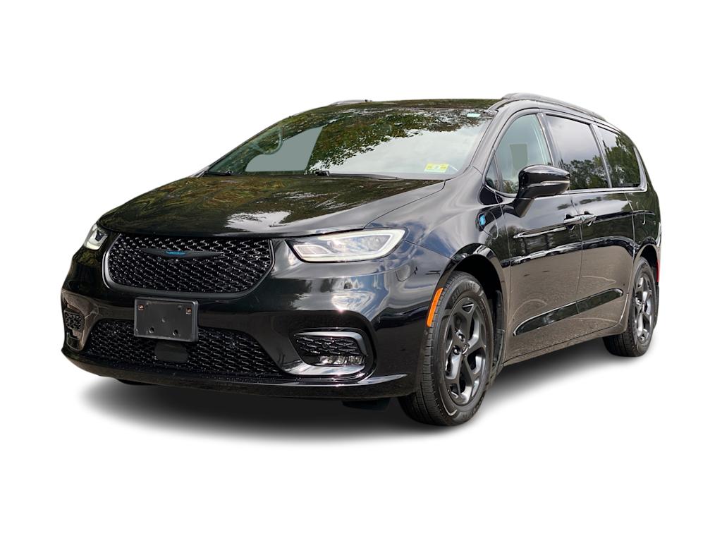 Thumbnail: 2021 Chrysler Pacifica - 17