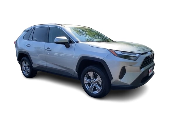 2024 Toyota RAV4 XLE 18