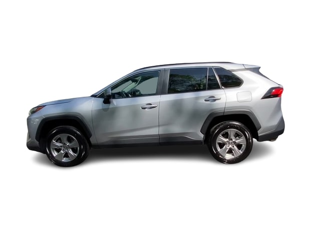 2024 Toyota RAV4 XLE 3